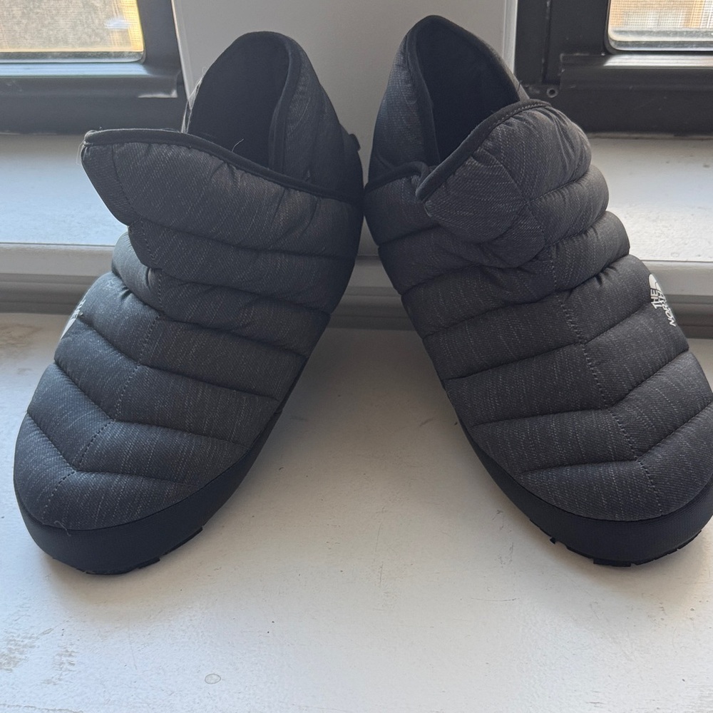 North Face comfy booties- Sz 10